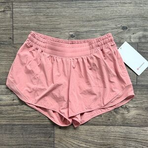 Lululemon Hotty Hot LR Short 4”